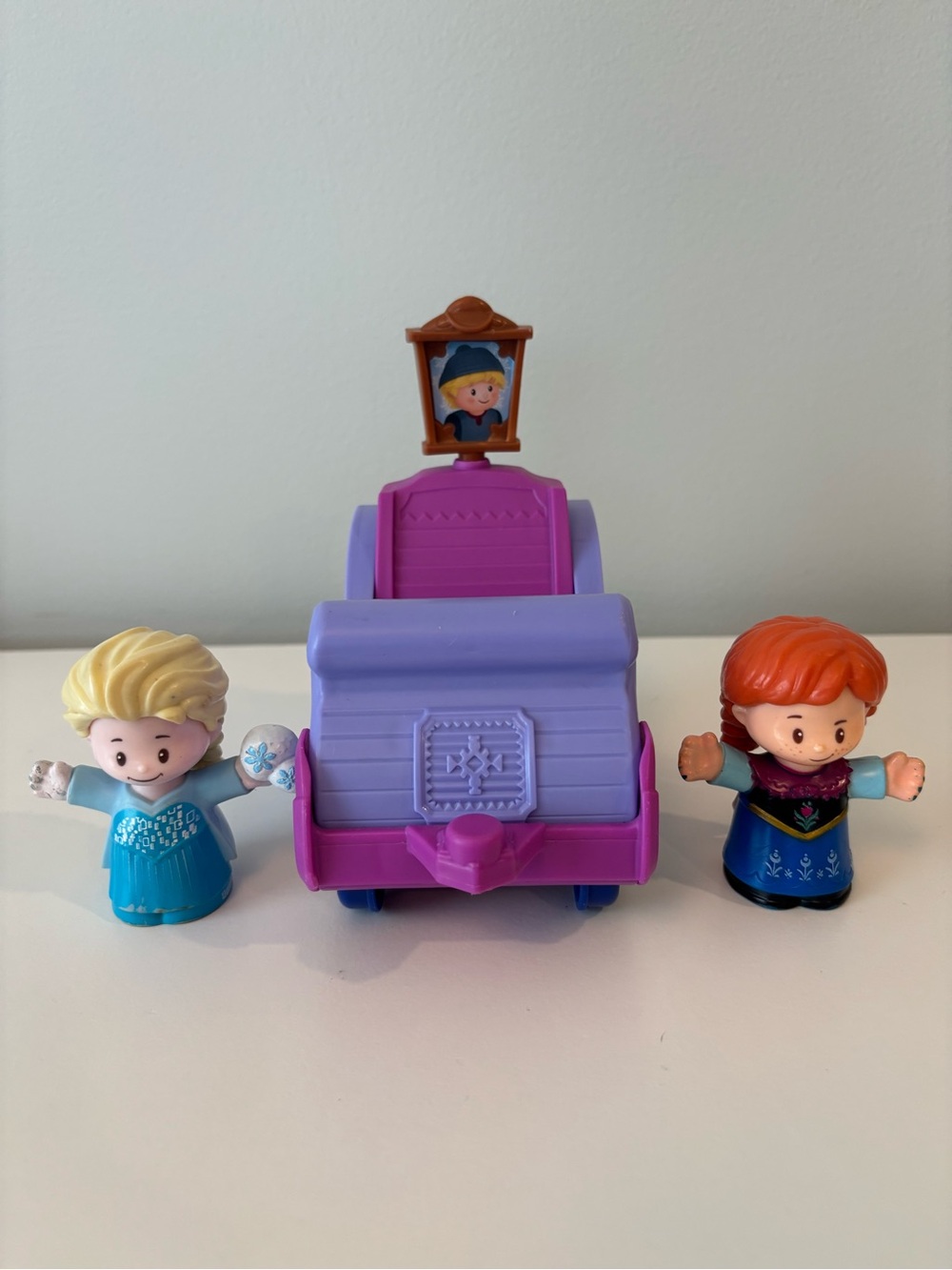 Little People- Frozen Characters & Float